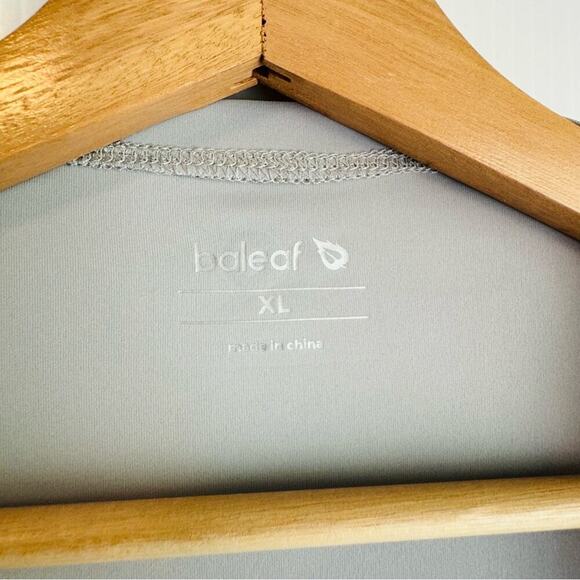 Baleaf long sleeve cardigan top athletic style size extra large grey UPF 50 - Picture 4 of 9